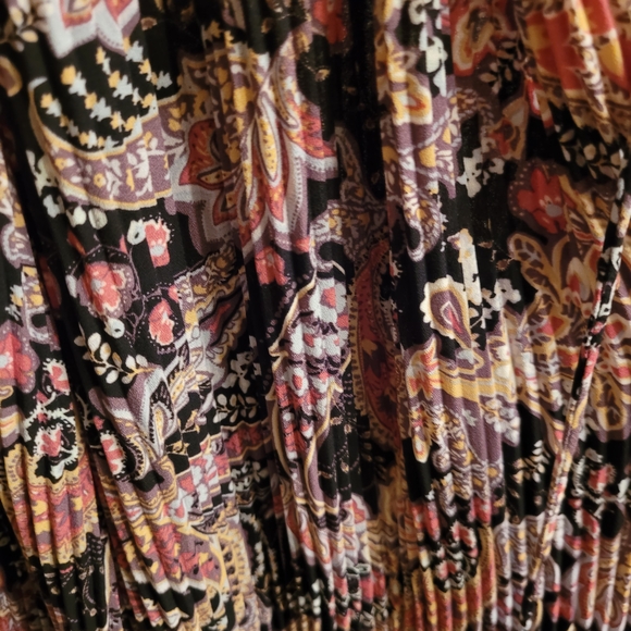 Penningtons Multicolor Paisley Tunic Top - Picture 2 of 8